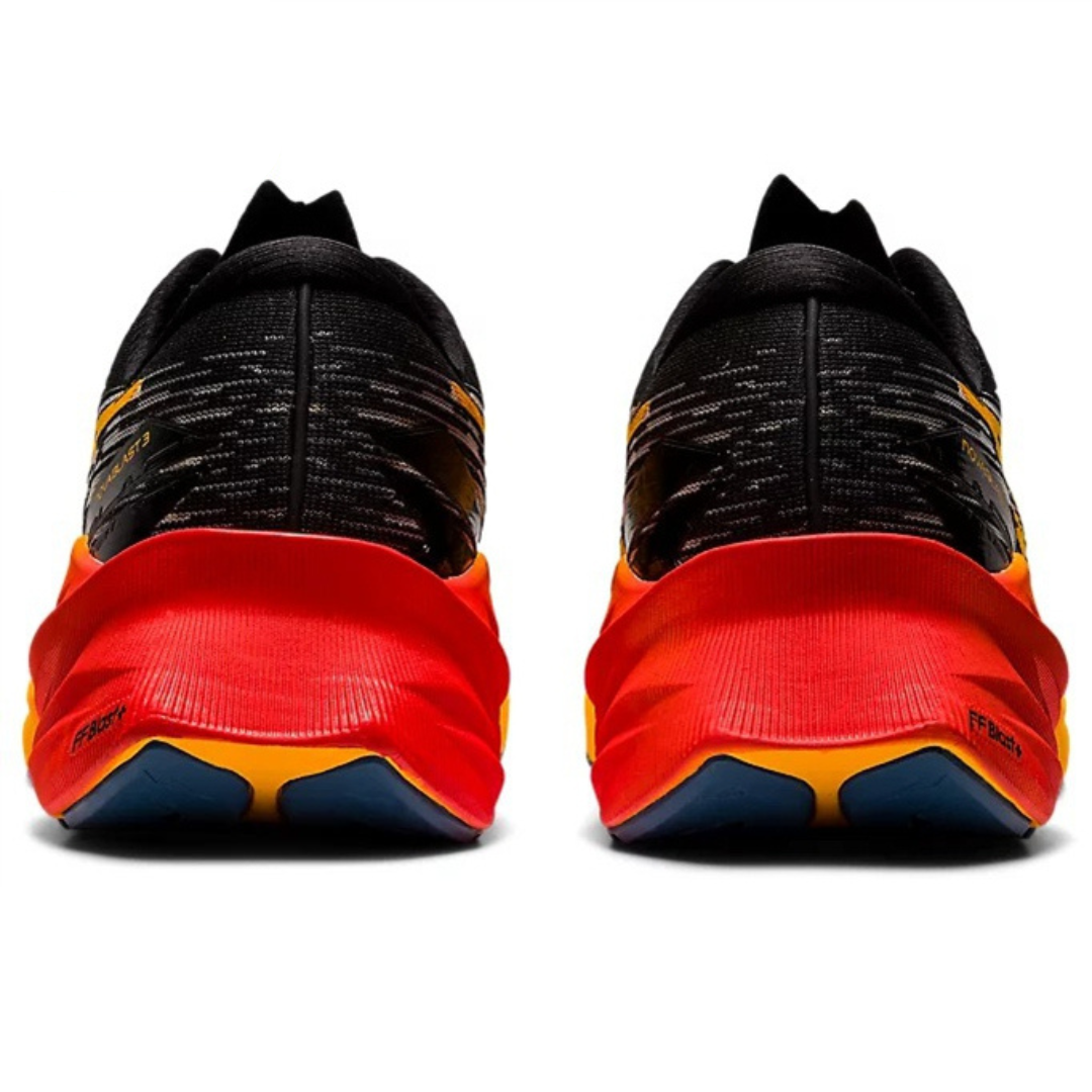 Asics NovaBlast 3 Preto com Vermelho e Laranja