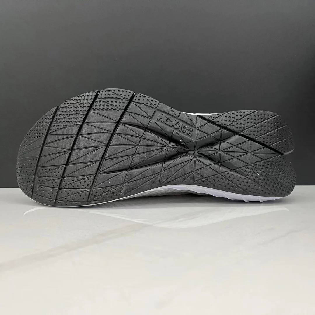 Hoka Carbon X3 - Preto/Branco